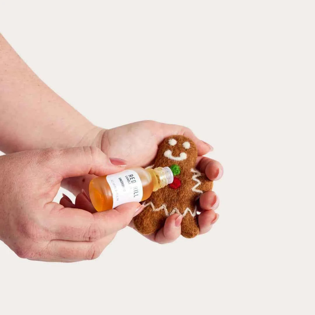 Red Hill Candle Co. Felt Gingerbread Man Air Freshener (Golden Pavlova)